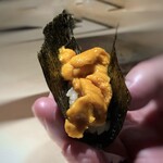 菊鮨 - 馬糞雲丹（昆布森）・・昆布森の雲丹は美しく甘いこと。