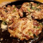 CRAFT BEER SERVER LAND - オーナーの家庭の味を再現牛肉とニラのおとし焼き