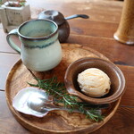 CAFE DARBUKKA - Bセット（チャイとゲランド産塩キャラメルのアイスクリーム）