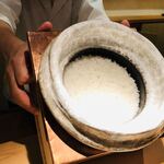 神楽坂 石かわ - 土鍋炊き込みご飯　新潟県産コシヒカリ