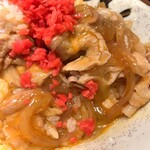 Horumon Yakiniku Mitsu - スタミナ丼に生タマぶっかけからの刻み紅生姜パラリ