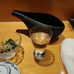 矢の根寿司 - 冷酒の図