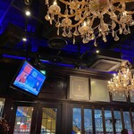 British Cafe& Pub OXO - シャンデリア〜☆
