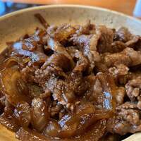 豚捨 KITTE丸の内店 - 上牛丼　ズームズーム