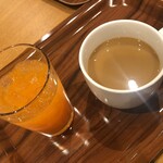 イオンラウンジ - 1人2杯までの制限あり
トップバリュー野菜ジュースと珈琲