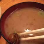 とんかつ かつせい - なめこ汁（アップ）