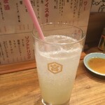 鉄板牛串 アベ亭 - ダンディーレモン¥600。