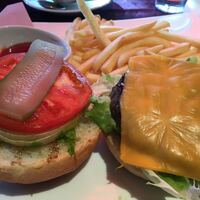 Terrace Dining TANGO - クラシックバーガープレート¥1,300 Terrace Dining TANGO - クラシックバーガープレート¥1,300
