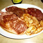 焼肉天国ヤールジャン - 上ロース(牛ヒレ)､ホルモン(シマチョウ)