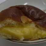 バックハウス・イリエ   - パン生地が薄いのが特長です