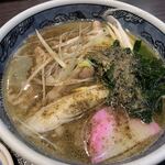 Izumo Soba - テーブル胡椒をバツバツかけまくる！これが旨いのよ。