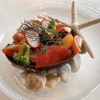 アマンダン セイル - シェフお任せ特別コース
                    ［前菜 オードブル］ズワイガニとアボカドの美食サラダ