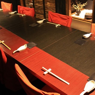 ＜1階テーブル個室＞
                                          2名様から可。繋げると最大20名様までのご宴会にも是非。