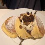 幸せのパンケーキ - 国産和栗のモンブランホイップパンケーキ