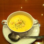 須田町食堂 - かなり美味しいコーンスープ