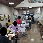 津のものキッチン - 年配の方々で人気のお店のようです