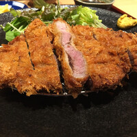 すき焼き 串カツ はるな 本町店 - 脂身の多い濃い肉質ですが、油切れが甘かったですね