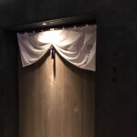 御料理 無窮 - 入り口　自動ドア