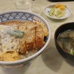 あけぼの - かつ丼　1000円(込)