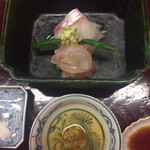 松川 - 造り
      鯛、伊勢海老