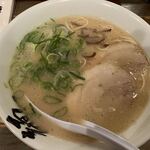 博多麺屋台 た組 - とんこつラーメン 600円