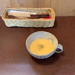 ジャム cafe 可鈴 - 【週替わりランチ(1,050円)】人参のポタージュ。スープは必ず最初に出てきます