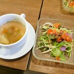 スープとサラダ