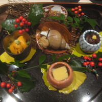 御料理 無窮 - 八寸（日本海産迷い鰹・国産マスタード、クレソン・赤雲丹、白バイ貝うま煮、蛸、ボラ子）