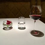 レ セゾン - Gevrey Chambertin Les Seuvrees Hubert Lignier 2013は、まだ若い。