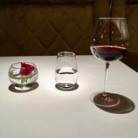 レ セゾン - Gevrey Chambertin Les Seuvrees Hubert Lignier 2013は、まだ若い。