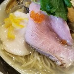 麺処 しろくろ - 浅蜊とムール貝の汐そば