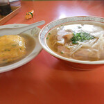 Chiyuu Kariyouri Butakatsu - 天津飯＋そば
                        量も味も美味しいと思えるちょうど真ん中