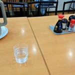 めん処 まるいち - 卓上