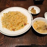 紫玉蘭 - 叉焼入り五目炒飯