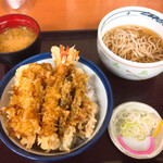 天丼てんや - 天丼小そばセット  790   サービスのイカ天