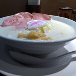 鶏そば 啜る - 横顔