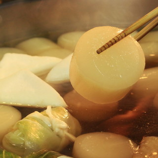 旬を含め揃えるネタは常時30種以上◆滋味深い味わい”おでん”