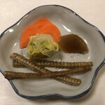 鰻はし本 - お漬物と骨せんべい