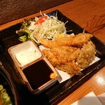 伊達路 - カキフライエビフライ定食(1100円)