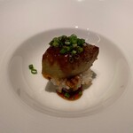 ラ メゾン ヒトトキ - フランス産フォアグラのキャラメリーゼ 下に五穀ごはん