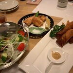 Yoshimitsu - サラダ、はるまき、魚の唐揚げ