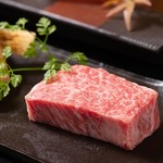 肉彩ビストロ　ひなた - A４からA５の和牛の甘い味わいをご堪能ください。