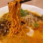 みちくさらーめん ケンタロウ - 激辛拉麺の麺はこんな感じ