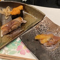 龍寿し - ウニ、サバは説明欄を。右のはカラスミとノドグロの刺身。多分サービスで出してくれたやつ。もちろんうめぇ。