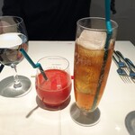 カンブーザ - ソフトドリンク(オレンジジュースとジンジャーエール)で乾杯