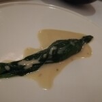 シルー - ⑦シェフからの追皿
      「ほうれん草とマッシュポテト、ブルーチーズソースかけ」