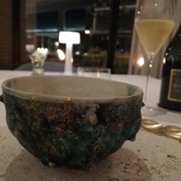 シルー - シェフからのウェルカムドリンク
                    さんぴん茶とサトウキビをゼリー状にしたもの
                    →ほんのり甘さとジャスミンの香りのする