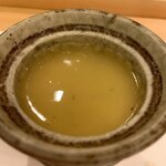 割烹 一楓 - 白魚の茶わん蒸し とろとろ、餡がかかっていました。白魚がたくさん。