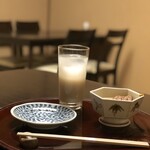 おばん菜割烹 みのる - ドリンク写真:甘酒とお通しのおでん
