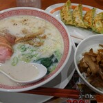 幸楽苑 - ローストビーフ入り牛骨ラーメン+6コ餃子チャーシュー丼セット